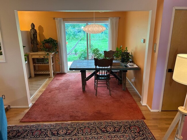 Building Photo - 3 Bedroom single level home w/garage AND free landscaping
