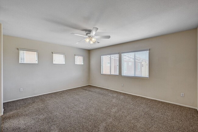 Building Photo - Beautiful 3 Bedroom + Loft - SOLAR INCLUDED!