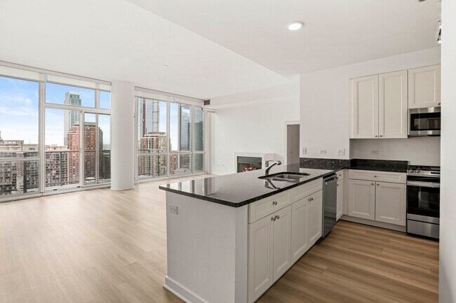 Building Photo - 769 S Clark St