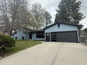 Building Photo - 3103 Stinson Ave