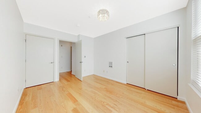 Building Photo - 2 bedroom 2 bathroom condo