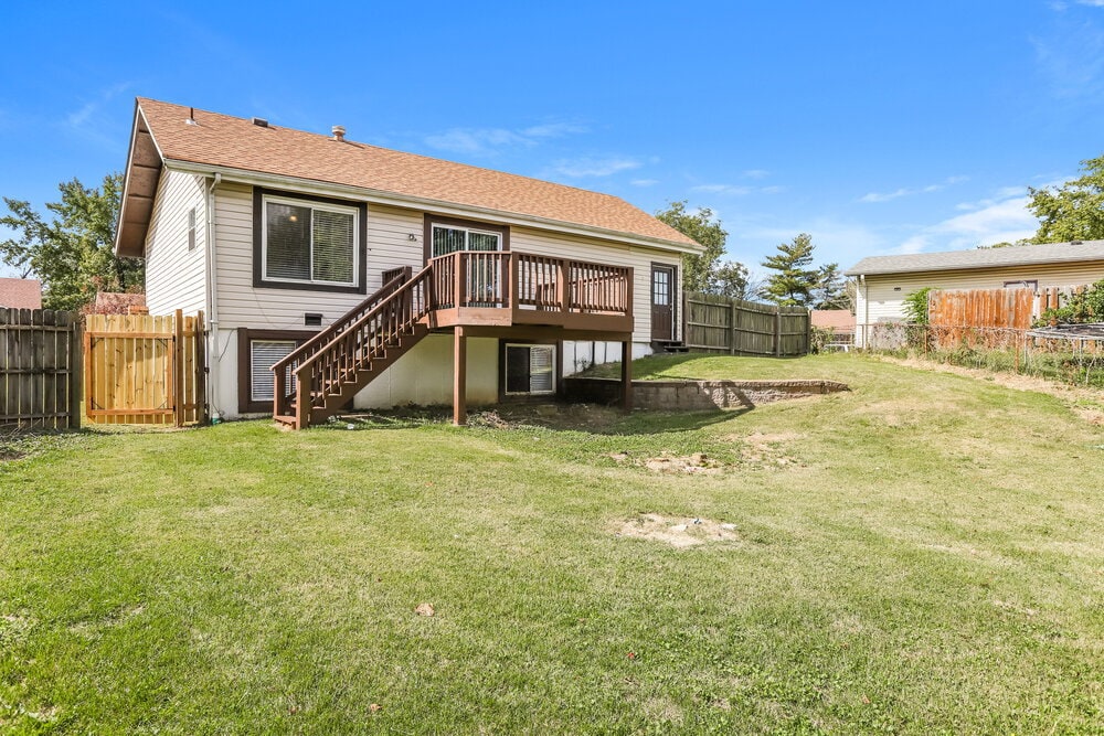 Building Photo - 1690 Woodman Dr