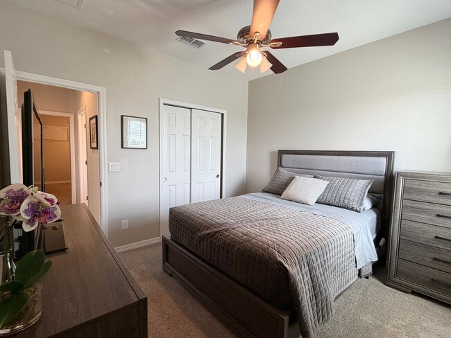 Building Photo - 1659 Chatsworth Cir