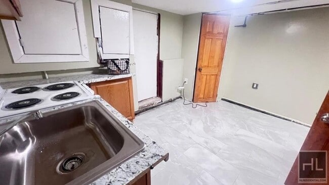 Primary Photo - 2 bedroom in BROOKLYN NY 11203