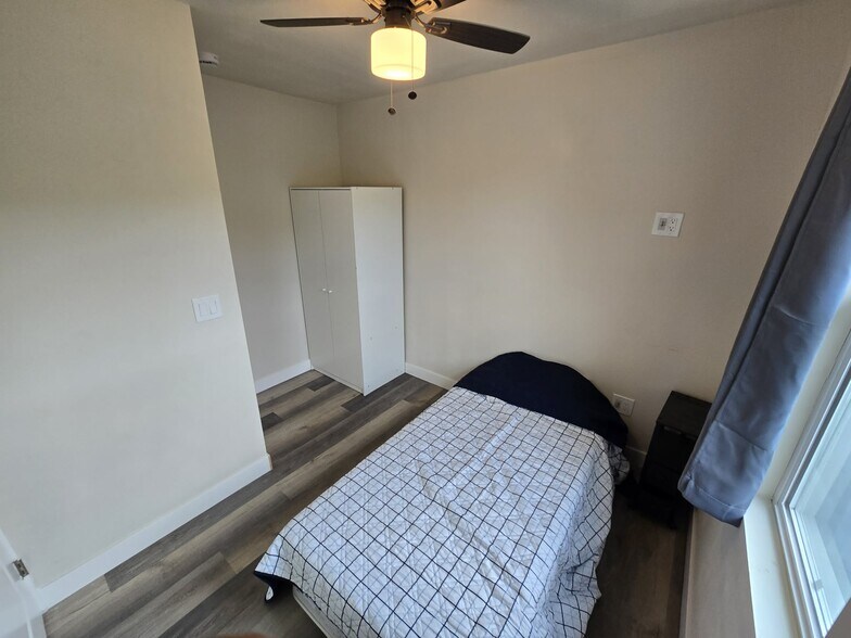 Building Photo - 5307 Santa Margarita St