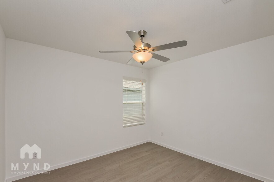 Building Photo - 2708 Mistwood Dr