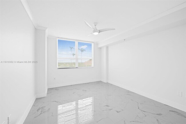 Building Photo - 610 W Las Olas Blvd