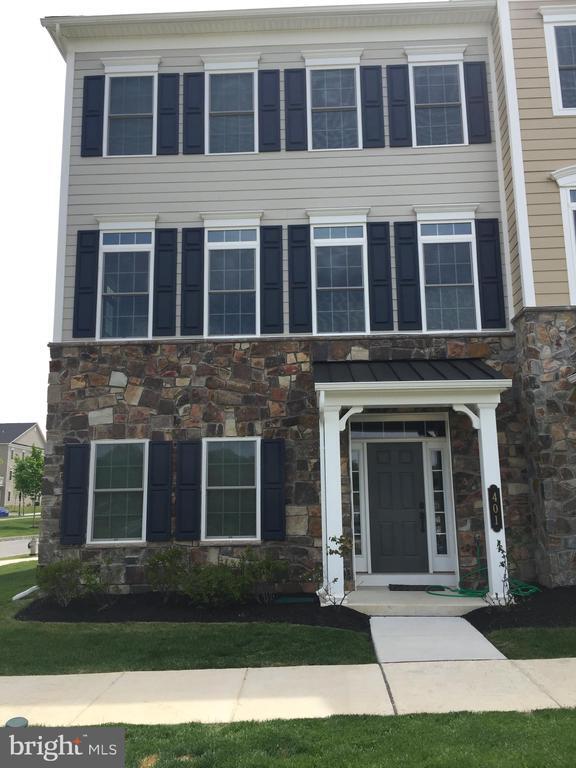 Building Photo - 401 Gladstone Ct
