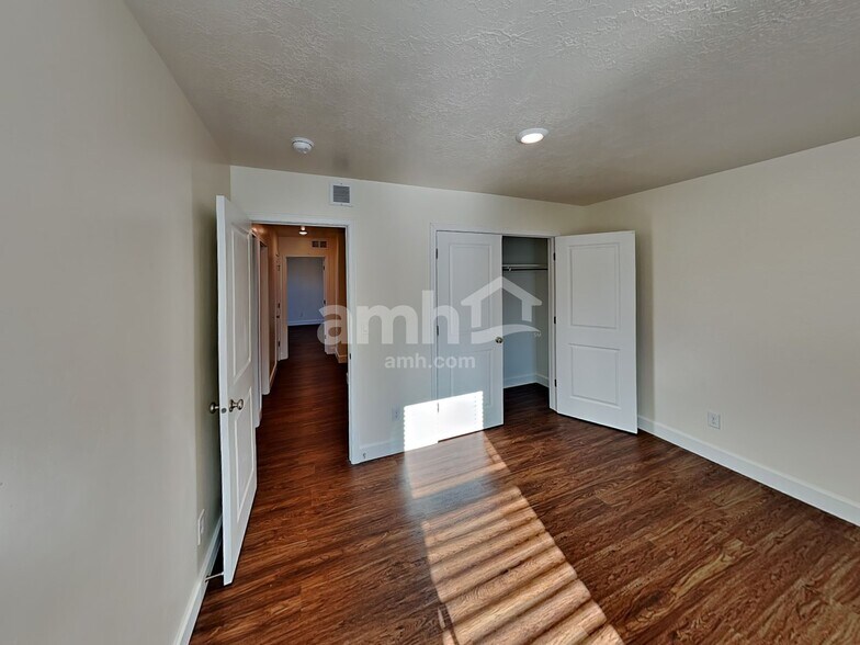 Building Photo - 1199 Wagon Way