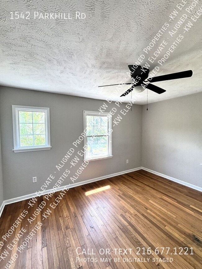 Building Photo - 1542 Parkhill Rd