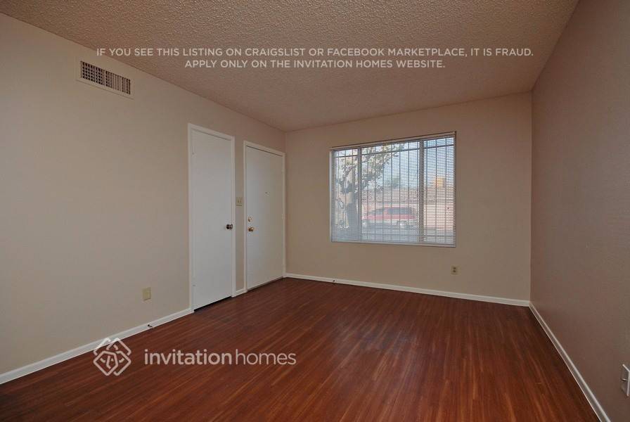 Building Photo - 757 S Vineyard