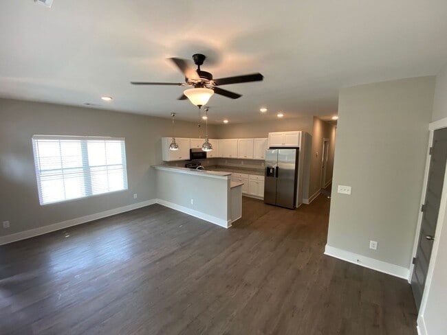 Building Photo - PRE LEASING FOR AUGUST 2026! NEW CONSTRUCTION!