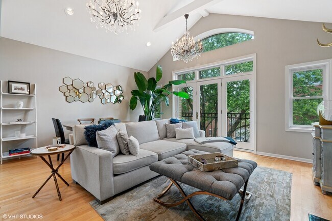 Building Photo - 840 N Wood St