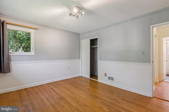 Building Photo - 9311 Adelaide Dr