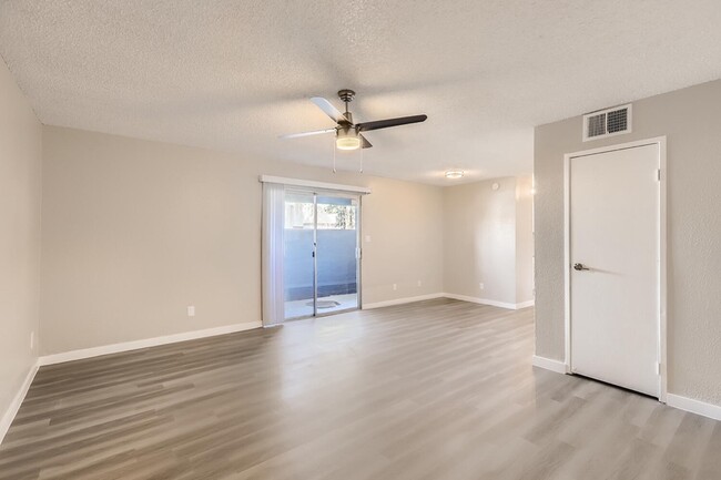 B2 Renovated - 2 Bed 2 Bath - Rise at The District