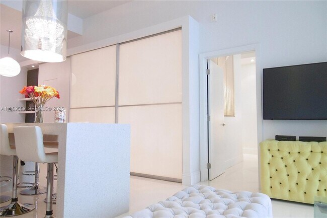 Building Photo - 2001 Meridian Ave