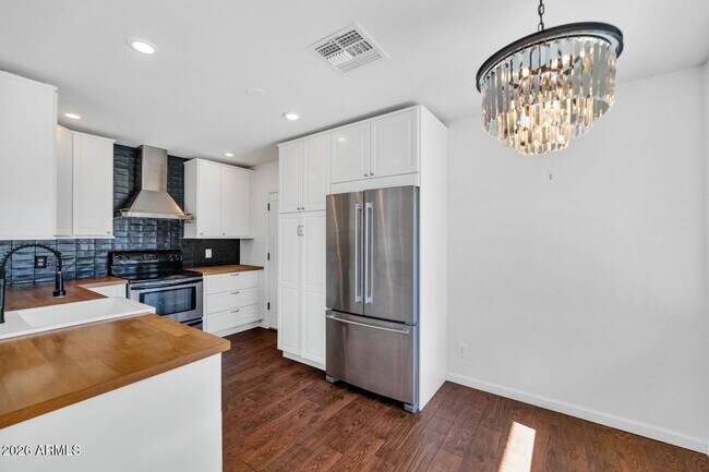Building Photo - 4228 N 44th Pl