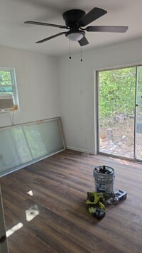 Building Photo - 3030 Hicks Ave