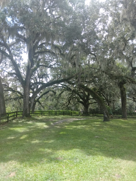 Building Photo - 8035 NW 120th St