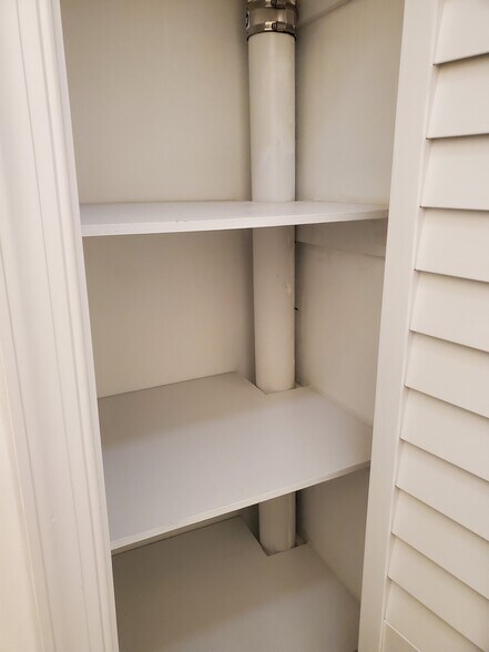 Building Photo - 2411 Patane Ave