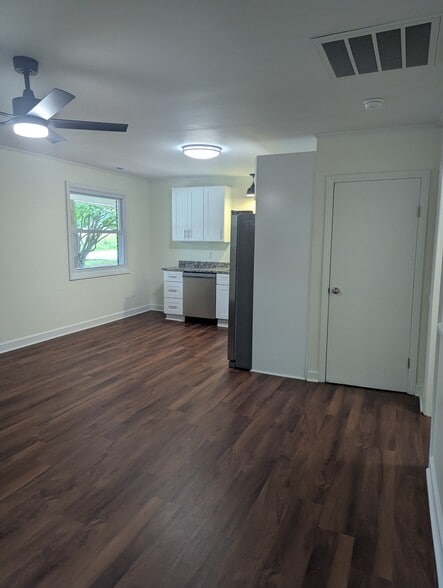 Building Photo - 205 Jones Ave
