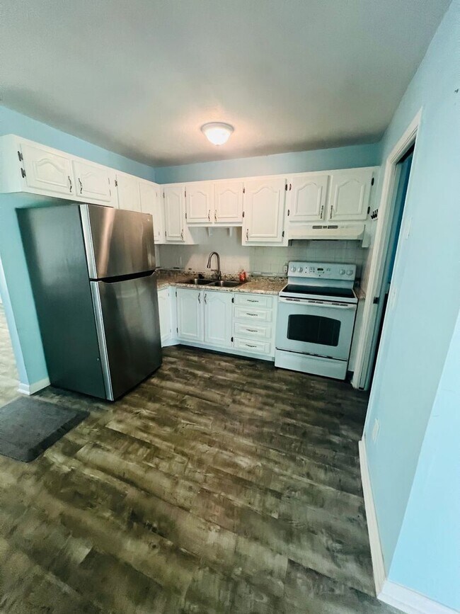 Building Photo - 3/1.5 Duplex in Fisherman's Haven