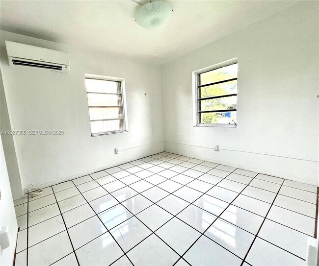 Building Photo - 6228 Taylor St