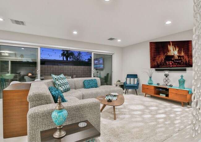 Building Photo - 47956 Silver Spur Trail