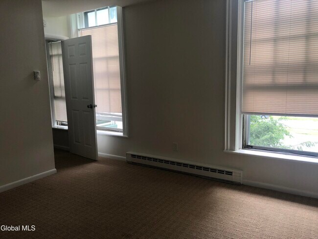 Building Photo - 124 Phila St