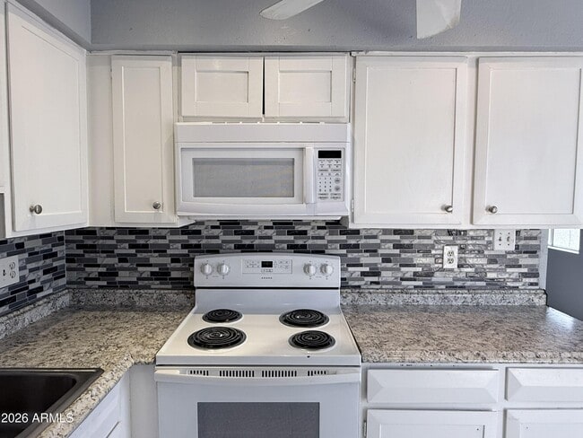 Building Photo - 14015 N 61st Ave