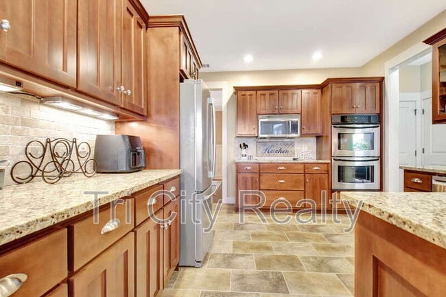 Building Photo - 175 Ridgeway Ct