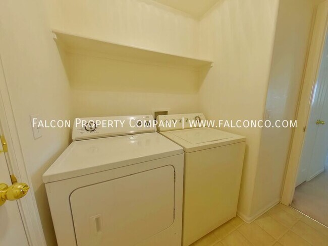 Building Photo - 6536 Graymont Dr
