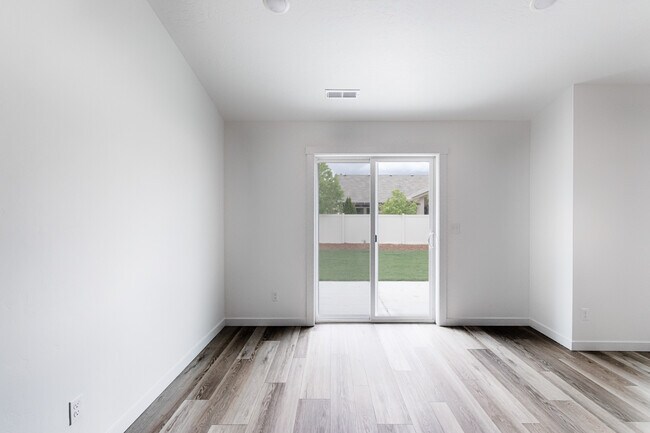 Building Photo - 3069 S Trafori Ave