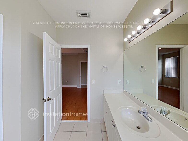 Building Photo - 11762 SW 152nd Path