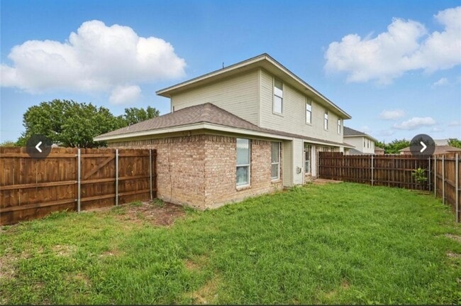 Building Photo - 310 California Dr