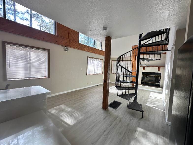 Building Photo - 3380 Timber Dr