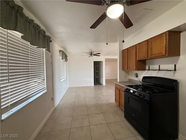 Building Photo - 2721 N Webster St