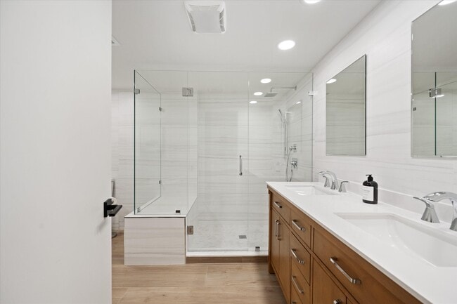 Building Photo - 2810 Polo Island Dr