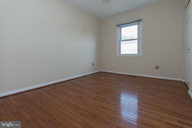 Building Photo - 48 Pontiac Way