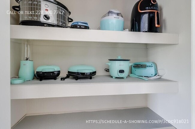 Building Photo - 1400 Mill Rd