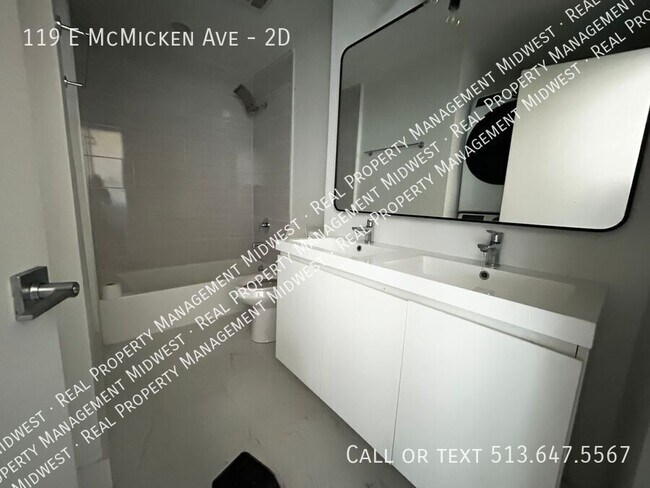 Building Photo - 119 E McMicken Ave