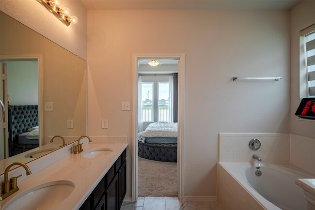 Building Photo - 4411 Mooring Cove Ct