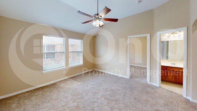 Building Photo - 1921 Highland Haven Ln
