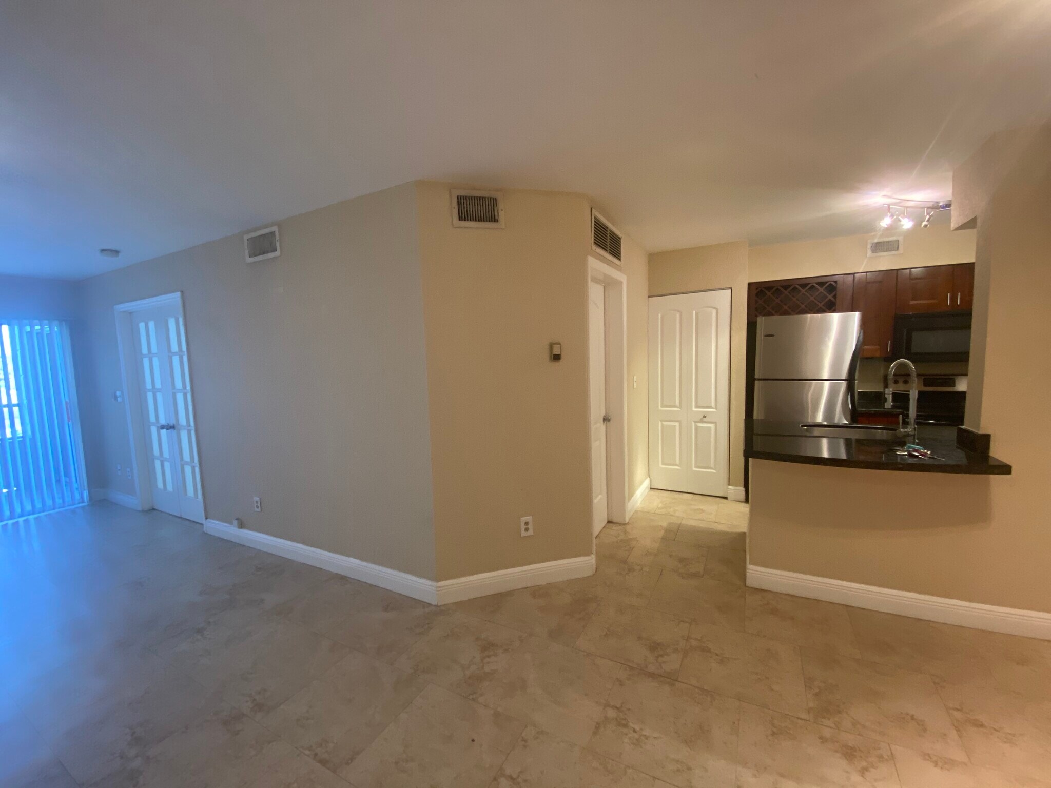 Building Photo - 2851 N Oakland Forest Dr