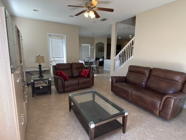 Building Photo - Beautiful 4 Bedroom 3 Bath Home in Ocoee