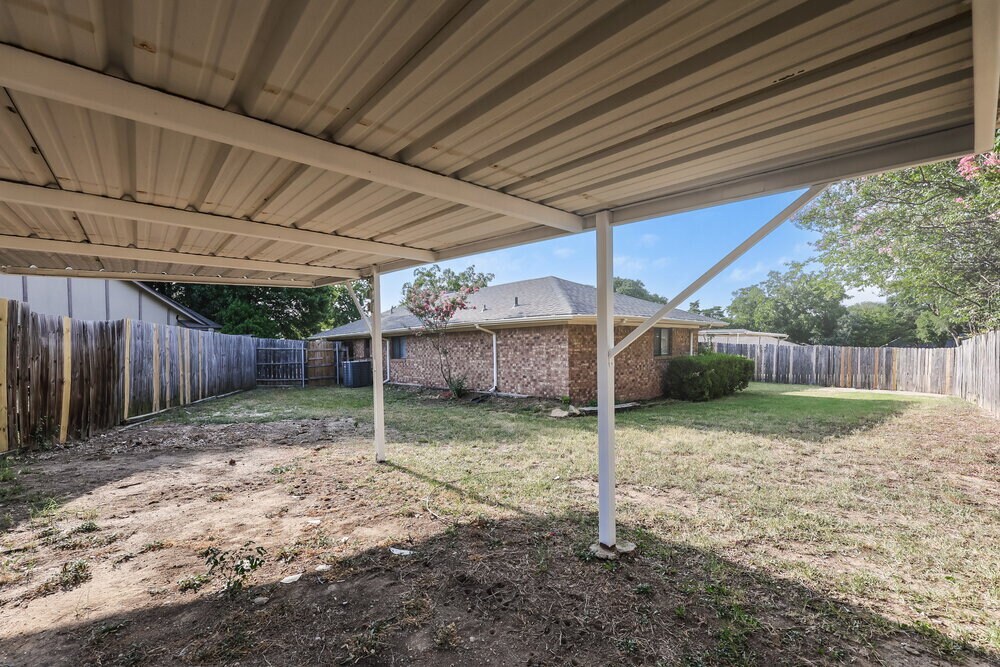 Building Photo - 806 Cherlyne Dr