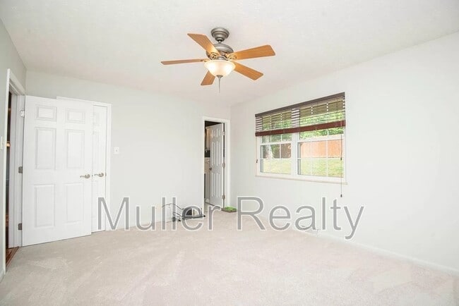 Building Photo - 10837 Dineen Dr