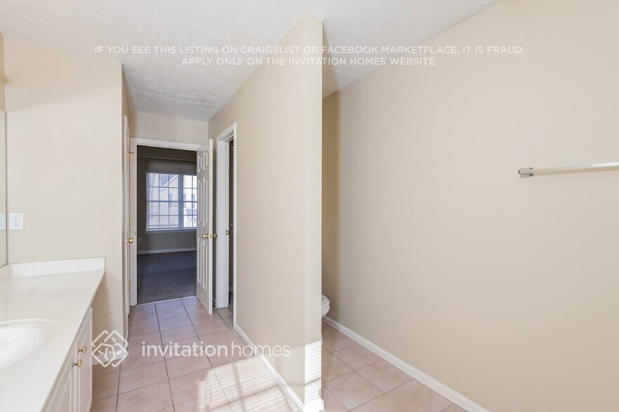 Building Photo - 347 Springhaven Way SE