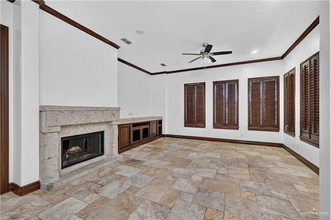 Building Photo - 3101 Santa Rita St