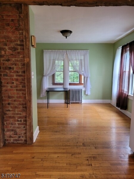Building Photo - 536 River Rd